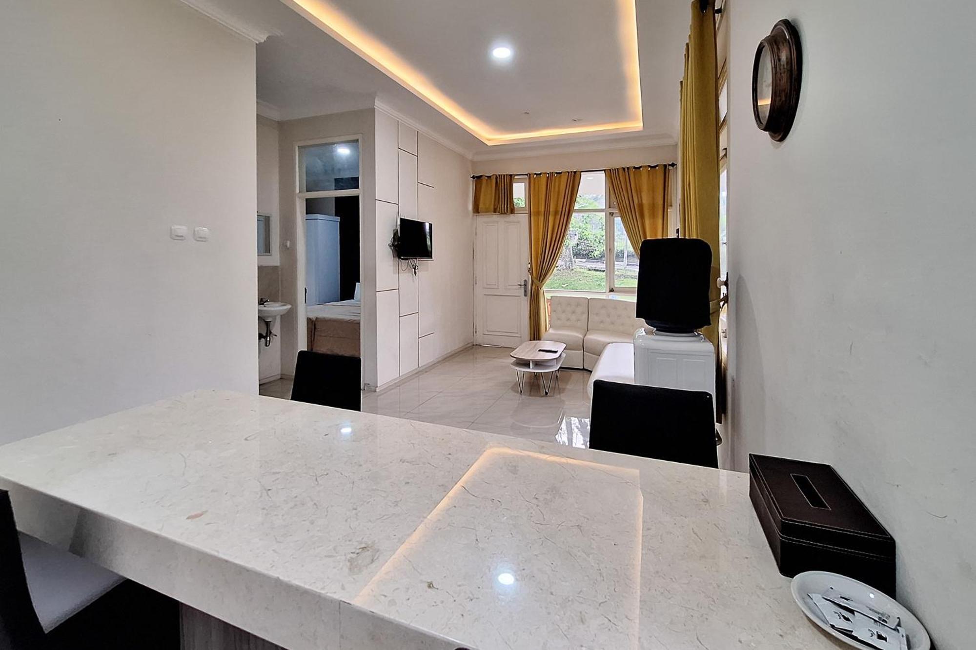 Reddoorz Resort At Tridaya Cisarua Puncak Екстер'єр фото
