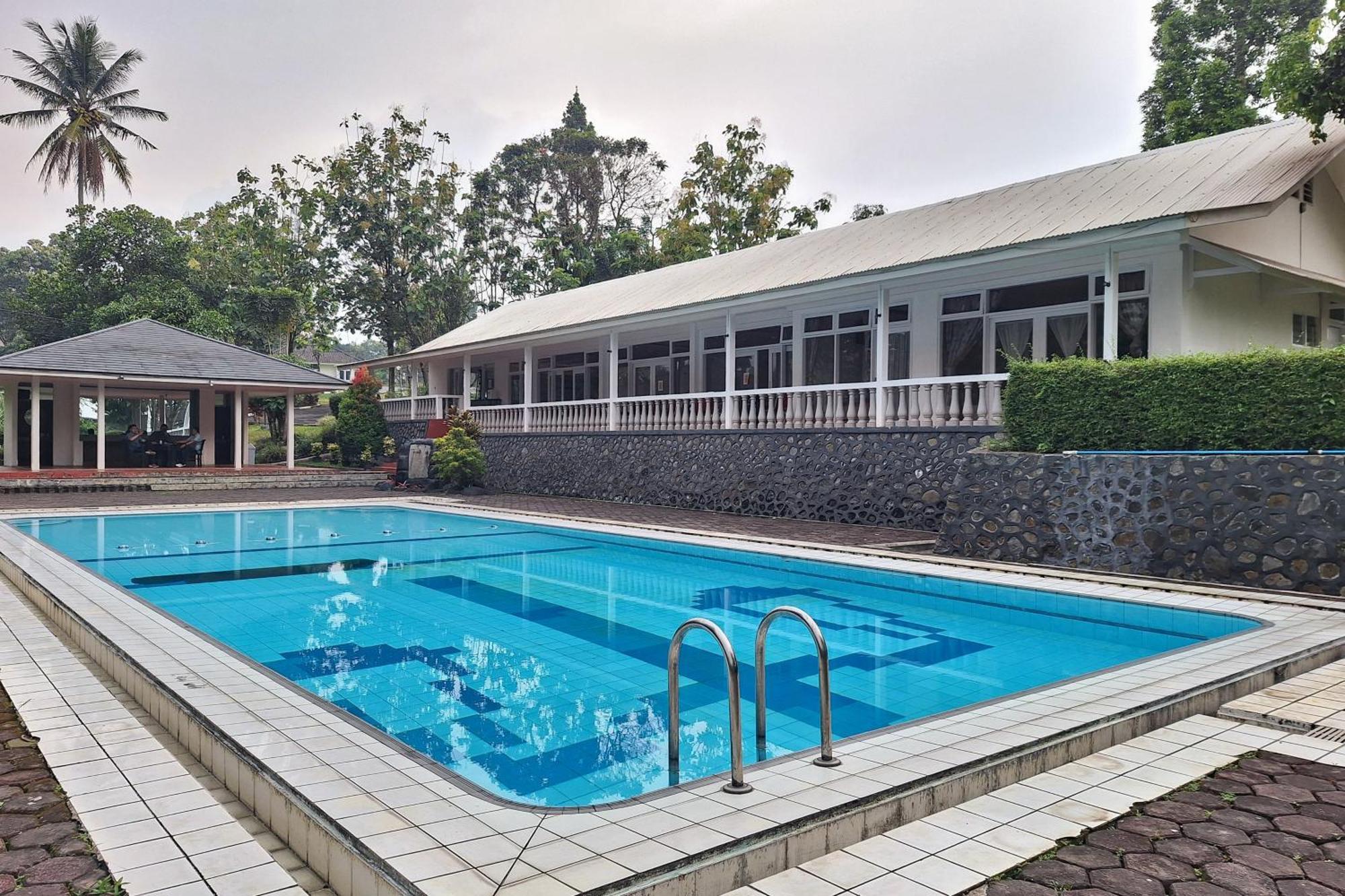 Reddoorz Resort At Tridaya Cisarua Puncak Екстер'єр фото